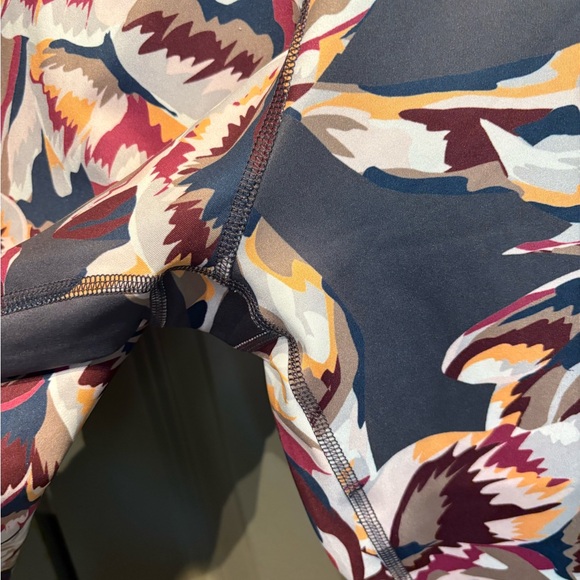 Nannette Vibrant Abstract Print Leggings - Picture 3 of 5